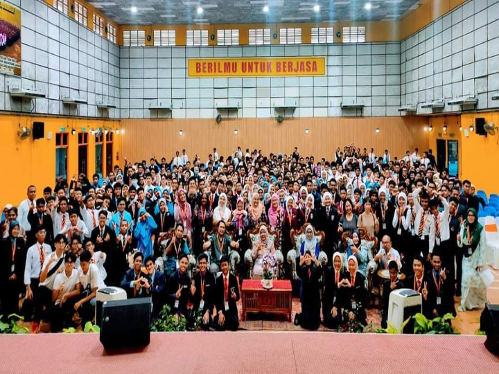 Thầy và trò Trường TH, THCS & THPT Thực nghiệm Khoa học giáo dục đạt thành tích cao tại “Diễn đàn Quốc tế của thanh thiếu niên về các vấn đề xã hội” năm 2022